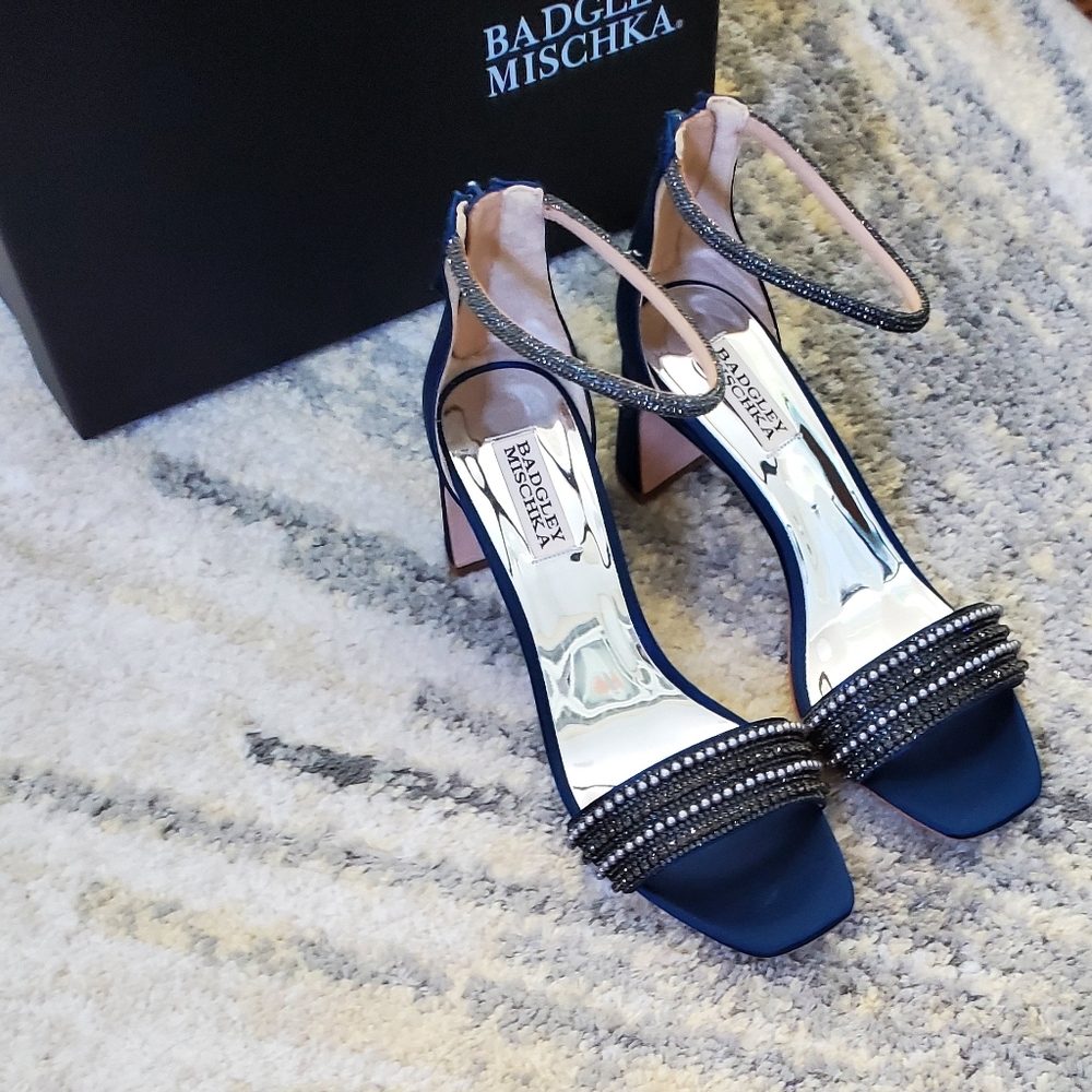 NWT Gorgeous Badgley Mischka Kameryn Heeled Sandal